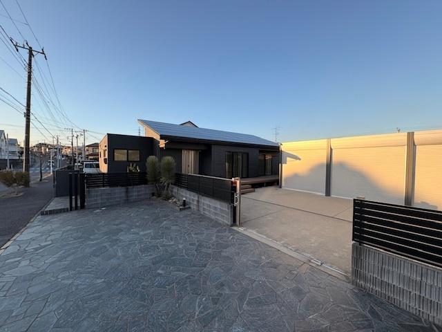 長浦駅徒歩圏内、人気の蔵波台！一条工務店施工の築浅平家です！