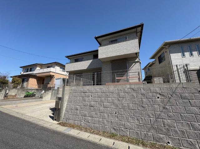 スーパー、コンビニ、ドラッグストアが徒歩7〜8分圏で揃います！