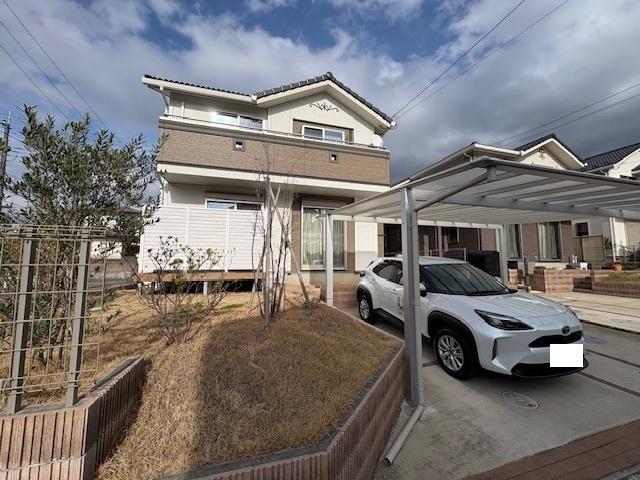 南西含む三方角地の為陽当たりが良くとても開放的です！