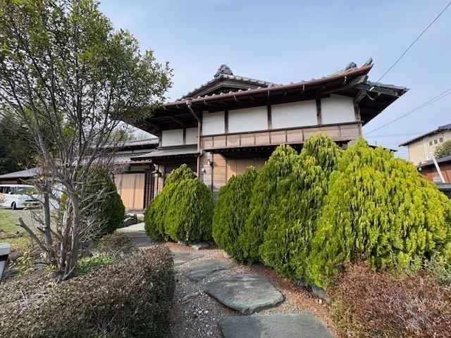 人気の平屋！広ーい敷地内には物置や半地下倉庫も有ります！