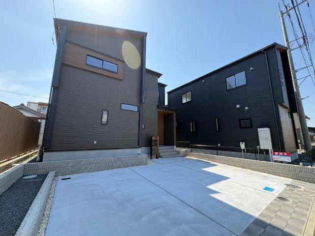 お手入れいらずのグリーンガーデン（人工芝）標準装備です。