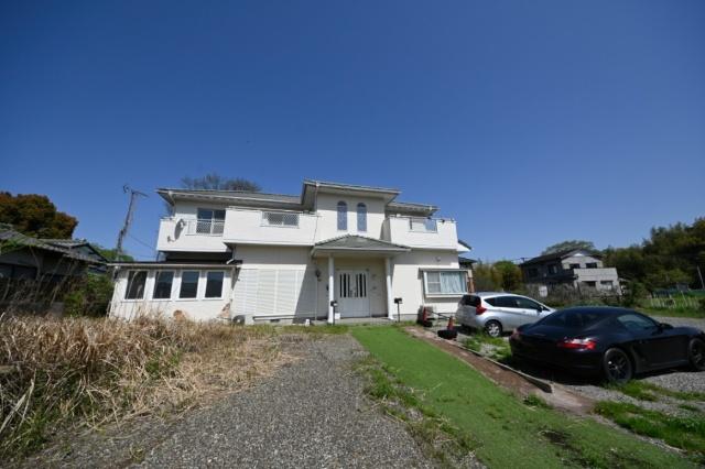 敷地約473坪の広々した敷地、駐車複数台可能（5台以上可能）！