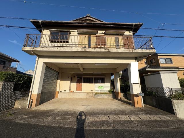 イオンモール木更津へ車で約６分（約2Km）で便利です！