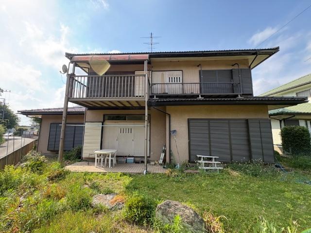 閑静な住宅地で落ち着いた住環境です、前面道路も広々！