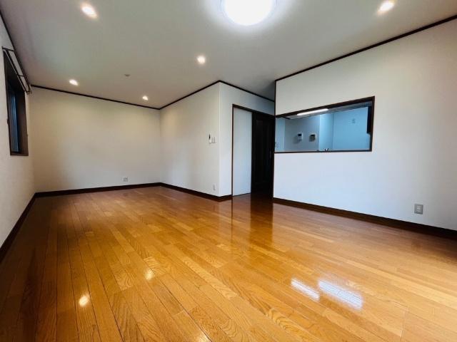 木更津市真舟中古戸建 リビング