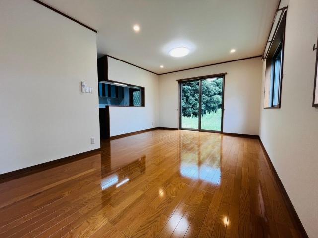木更津市真舟中古戸建 リビング