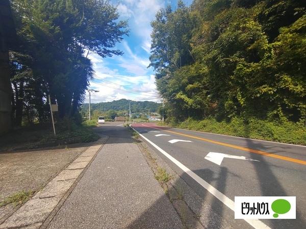 君津市浦田売倉庫 前面道路含む現地写真