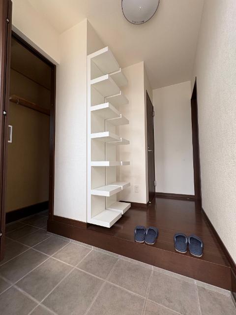木更津市金田東中古戸建 玄関