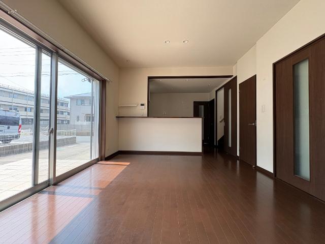 木更津市金田東中古戸建 リビング