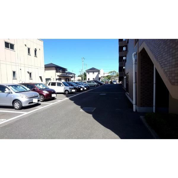 パインズマンション木更津 駐車場