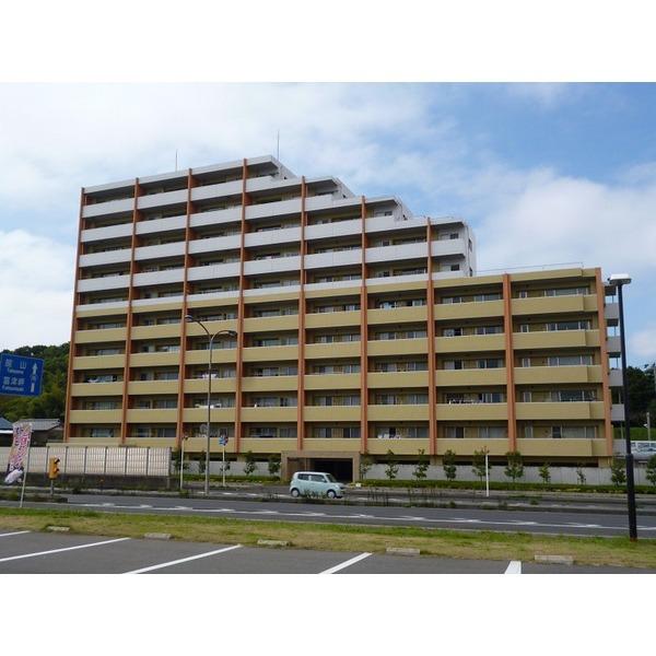 築浅マンション、外観も綺麗です。