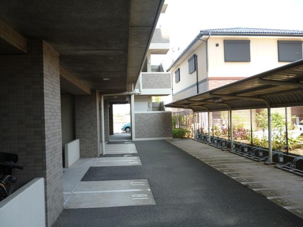 アイディーコート木更津 駐車場