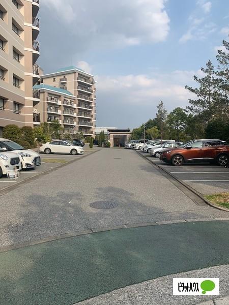 ウッドパークちはら台A棟 駐車場
