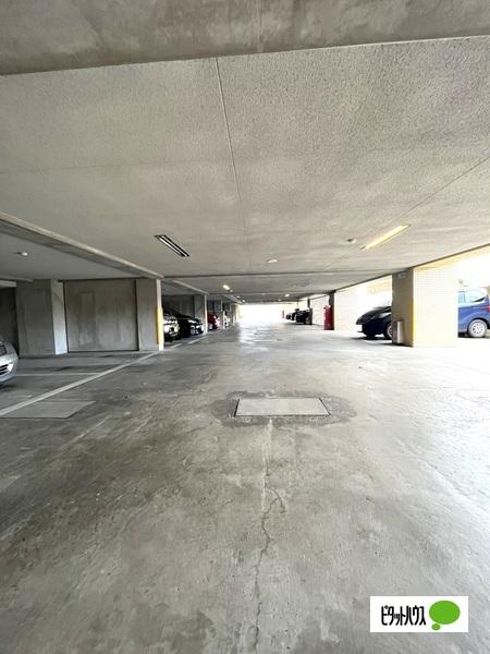 太田マンション　メビウスブレイン木更津 駐車場