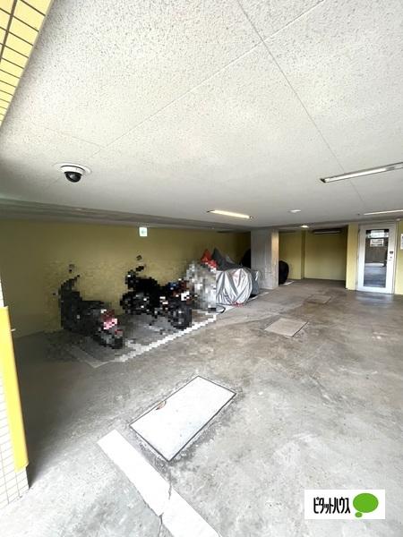 太田マンション　メビウスブレイン木更津 駐車場