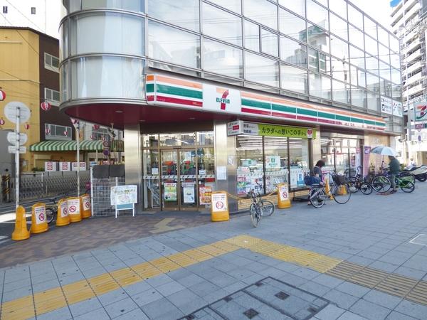 セブンイレブン野田阪神駅北店：204m
