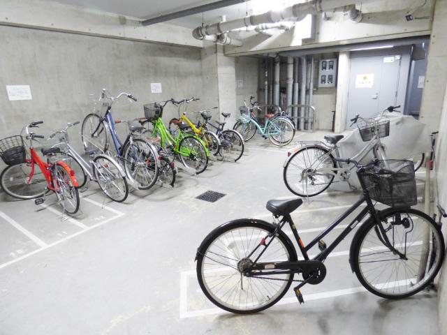 エスリード福島第３ 駐車場