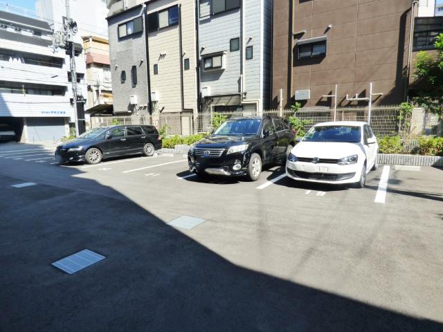 エスリード新福島 駐車場