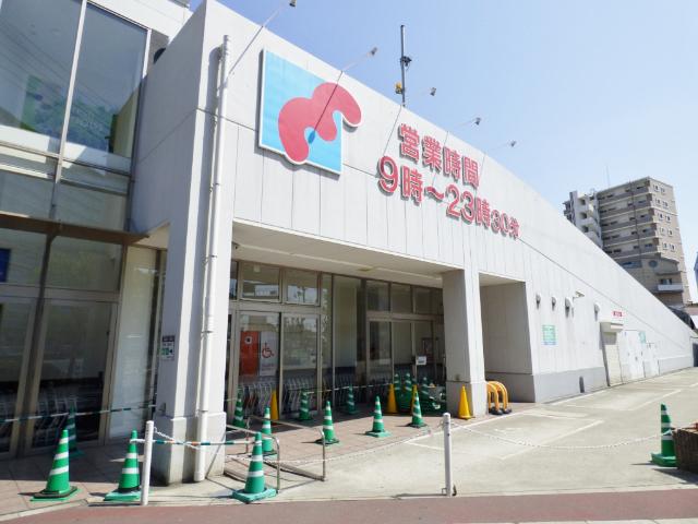万代福島吉野店：166m