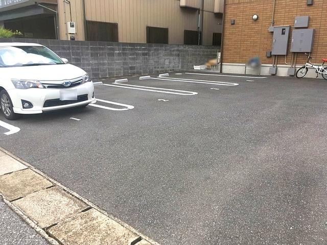 プランドール（203） 駐車場