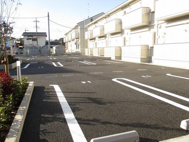 D-ROOM East（201） 駐車場