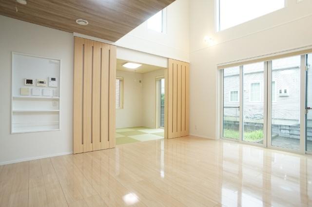 市原市泉台五丁目中古戸建 リビング