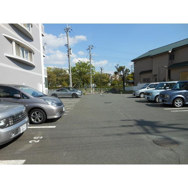 レボンヌ尼崎 駐車場