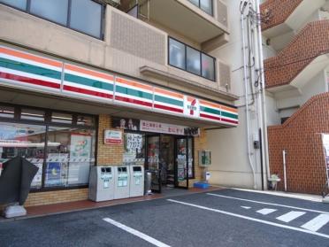 セブンイレブン尼崎杭瀬南新町店：309m