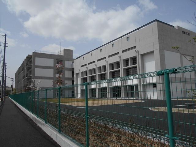 尼崎市立小田中学校：1451m