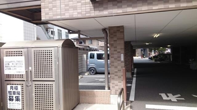セモア中山（402） 駐車場