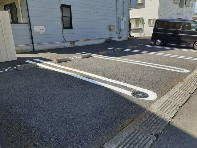 コウチターナ（103） 駐車場