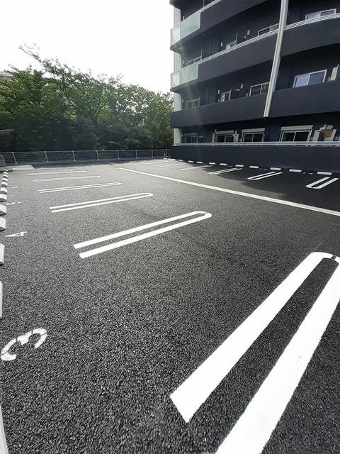 スアヴィス千葉（505） 駐車場