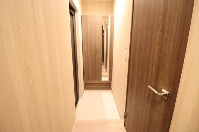 アヴァンスコート壱番館（102） 玄関