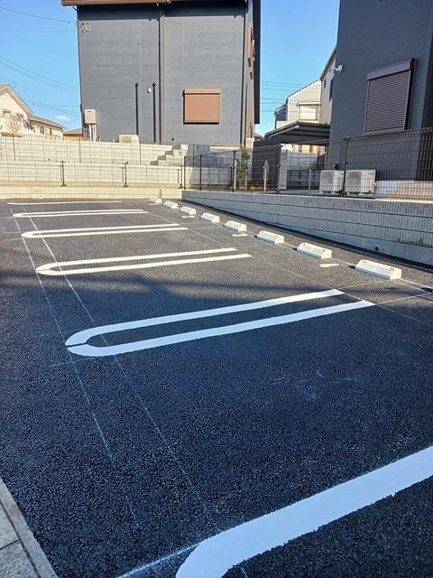ジヴェルニー（102） 駐車場