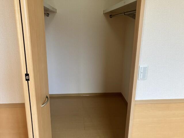 アンソレイエ　西館（101） 収納