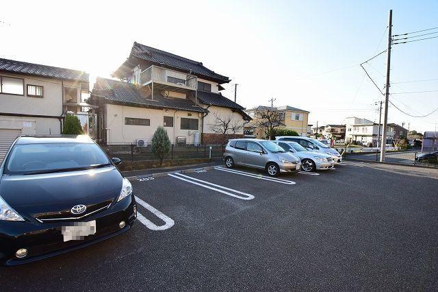 潮見通り中村屋館（103） 駐車場