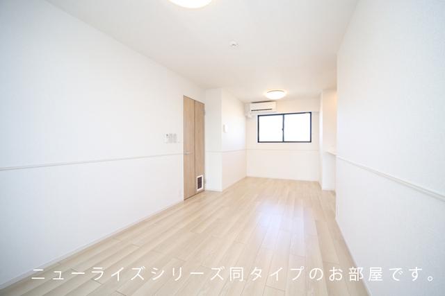 ヒカルサ市原五井（207） 室内