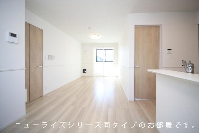 ヒカルサ市原五井（105） リビング