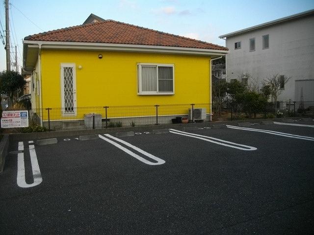 サンコリーヌ（203） 駐車場