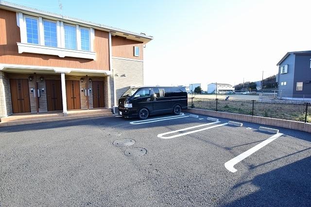グラース上鎧Ⅰ（102） 駐車場
