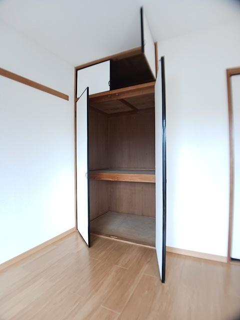 ヒルズ長島Ｃ（203） 玄関