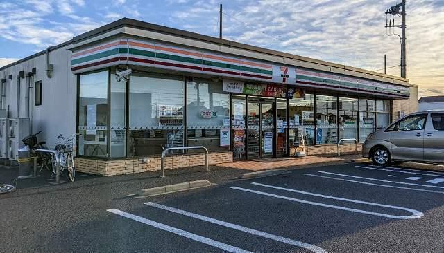 セブンイレブン木更津金田店：400m