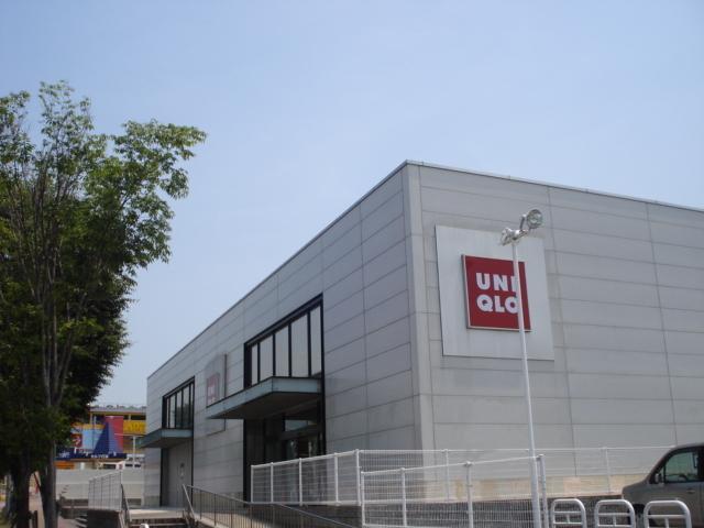 ユニクロ木更津店：1023m