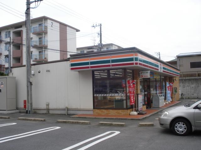 セブンイレブン（コンビ二）：950m