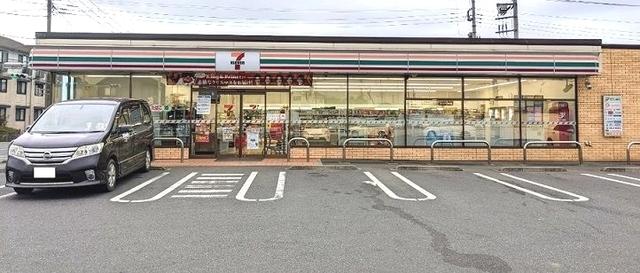 セブンイレブン木更津高柳南店：500m