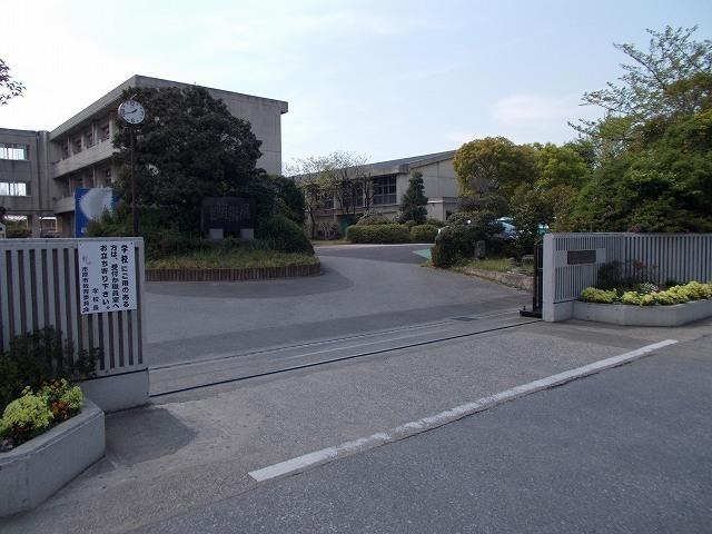 市原市立若葉中学校：650m