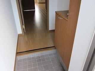 アヴェニール（102） 玄関