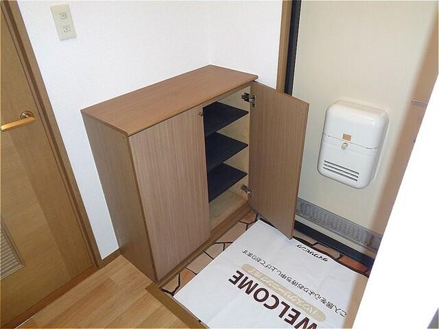 トリニシティ　壱番館（302） 玄関