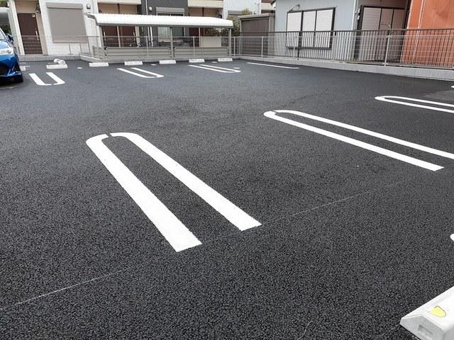 セイバリーヒルズ（103） 駐車場