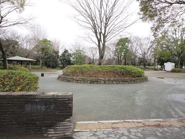 君塚中央公園：500m
